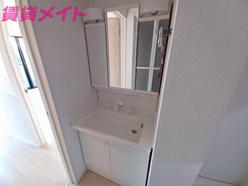 洗面設備　同タイプ部屋写真です。