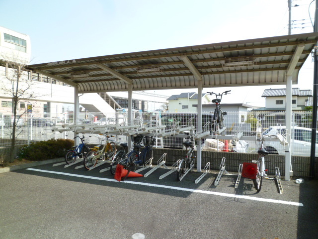 その他共有部分　★屋根付駐輪場★（空き状況・使用料等詳細はご確認下さい）