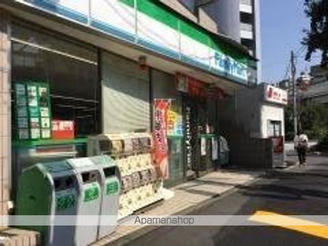 コンビニ　ファミリーマート文京音羽一丁目店（コンビニ）まで681m