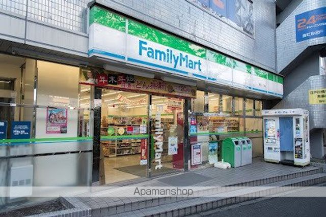コンビニ　ファミリーマート関口一丁目店（コンビニ）まで499m