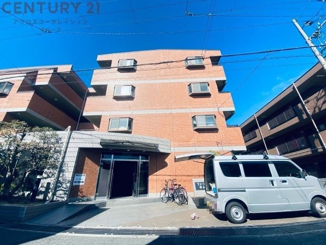 建物外観　宅配ボックス付きで不在時にも便利！