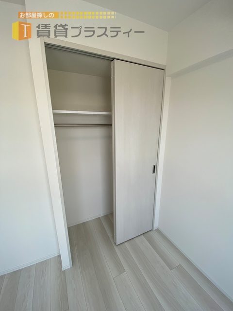 収納　お洋服もかけられます。
