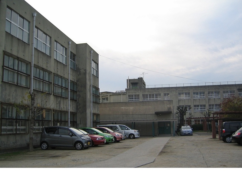 中学校　堺市立上野芝中学校（中学校）まで894m