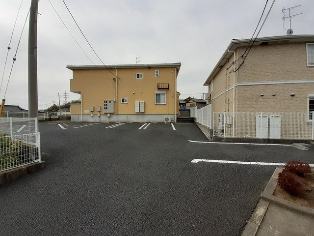 駐車場　駐車場に車を止められます