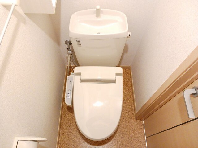 トイレ　落ち着いたトイレです