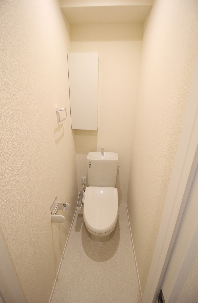 トイレ　同物件、別のお部屋の写真です