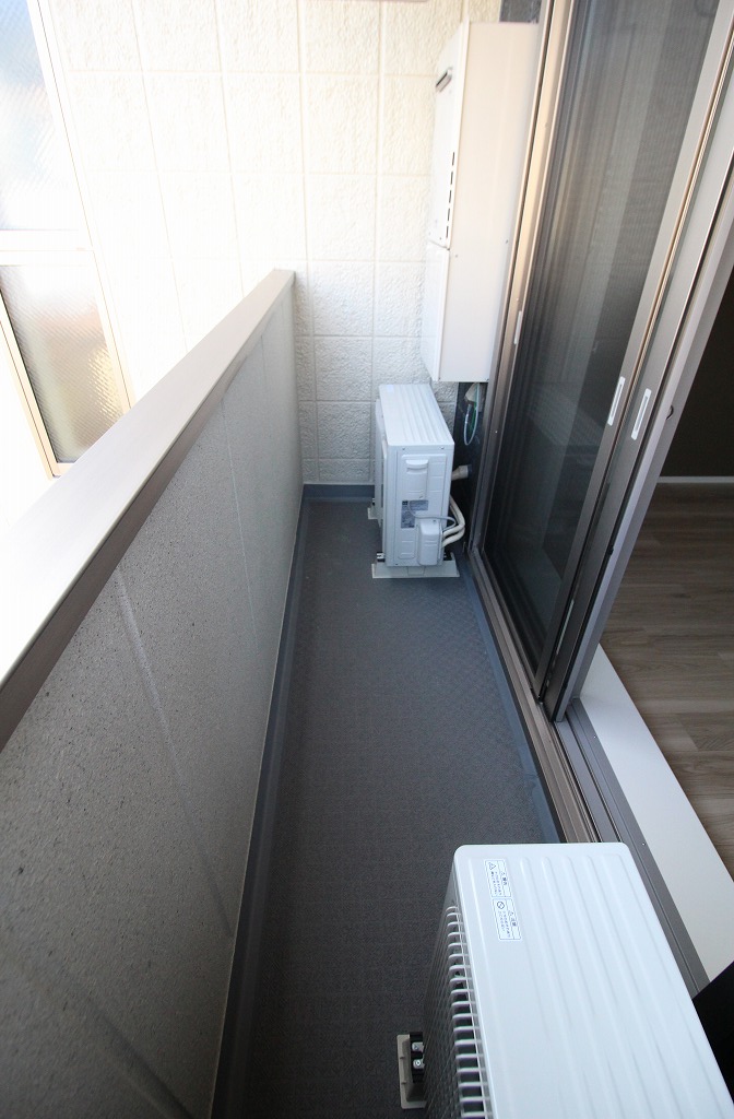バルコニー　同物件、別のお部屋の写真です