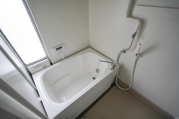 バス・シャワールーム　同じ建物の別なお部屋
