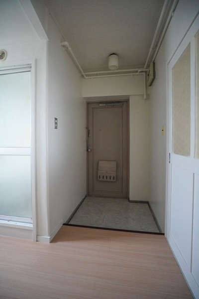 玄関　同じ建物の別なお部屋