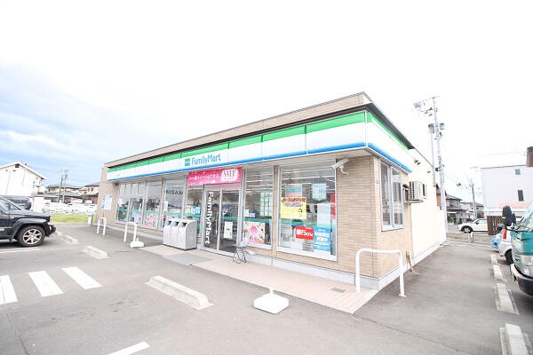 コンビニ　ファミリーマートあすと長町店（コンビニ）まで80m