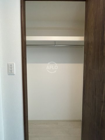 収納　フォーリアライズ難波南レーヴ　クローゼット