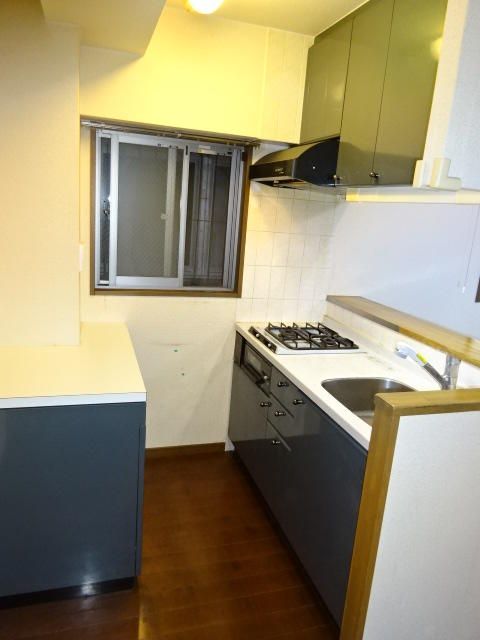 キッチン　※別部屋参考写真