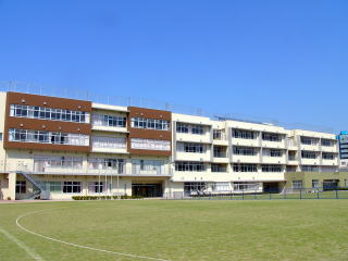中学校　北区立王子桜中学校（中学校）まで417m
