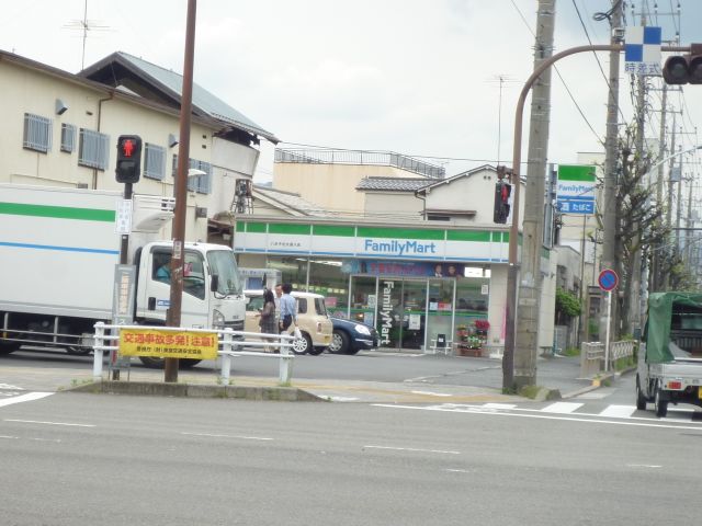 コンビニ　ファミリーマート（コンビニ）まで350m