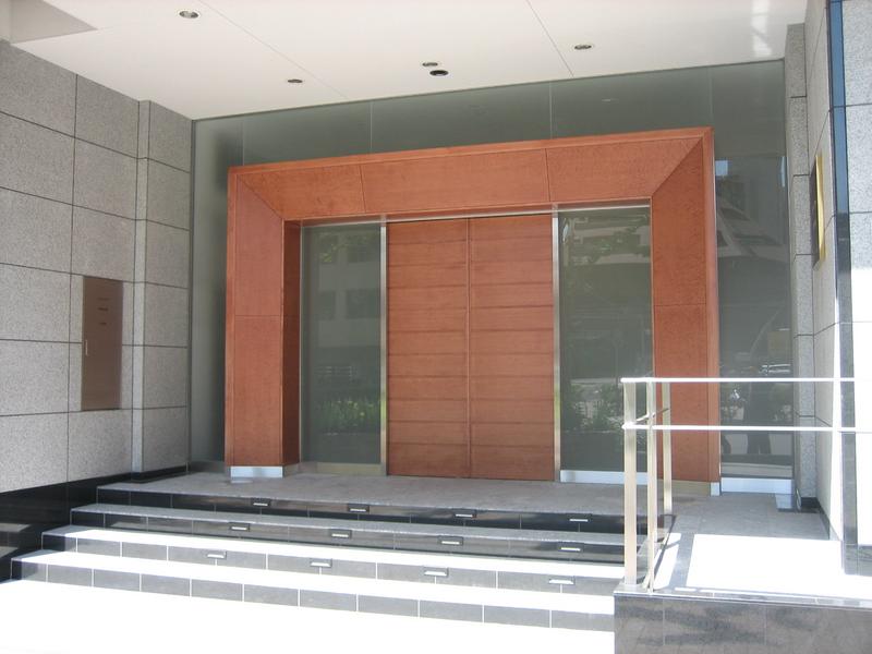 エントランス　建物玄関