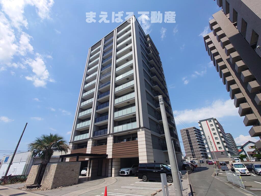 建物外観　買い物便利な立地