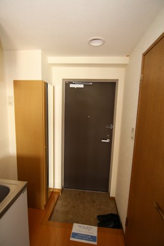 玄関　別のお部屋の参考写真となります