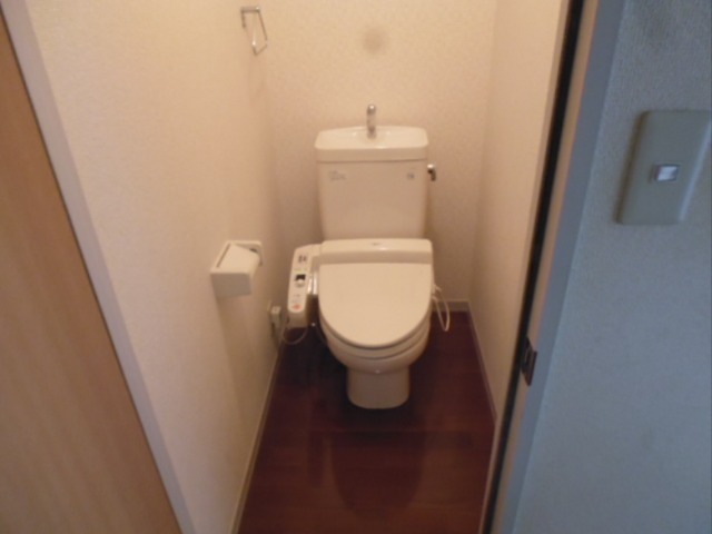 トイレ　※写真は別部屋です