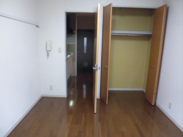 居室・リビング　※写真は別部屋です