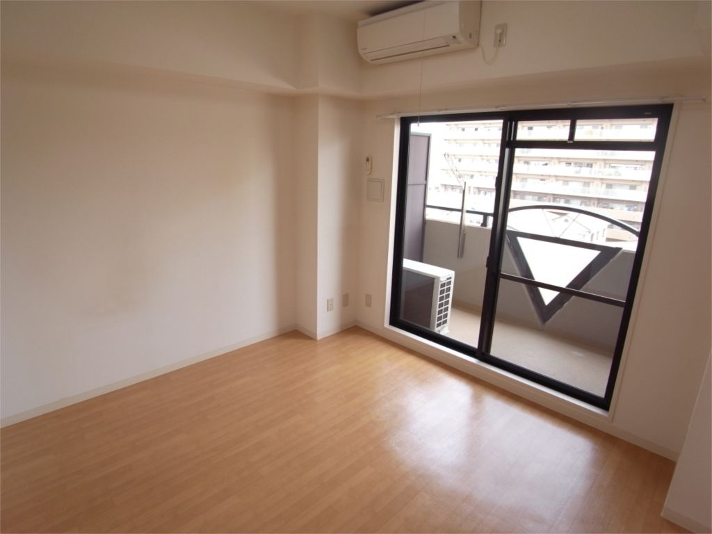 居室・リビング　明るいお部屋です。