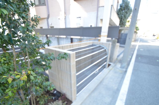 エントランス　ゴミステーション