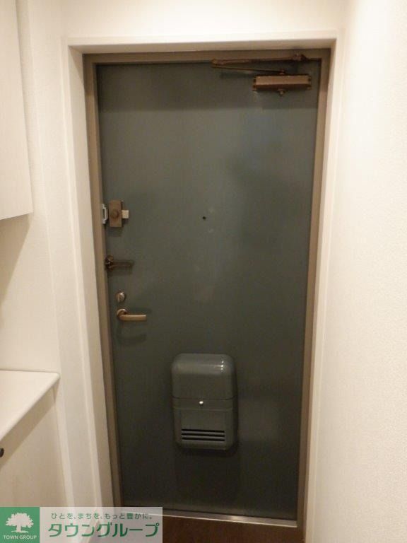 玄関　※別部屋参考写真