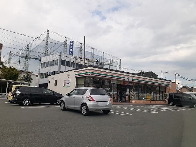 コンビニ　セブンイレブン熊本インター店（コンビニ）まで750m