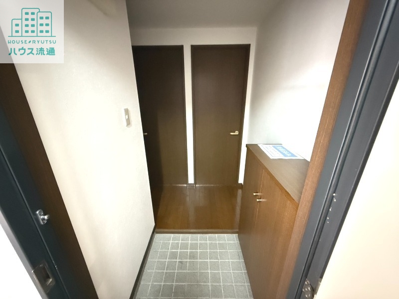 玄関　※同間取り別号室の写真です
