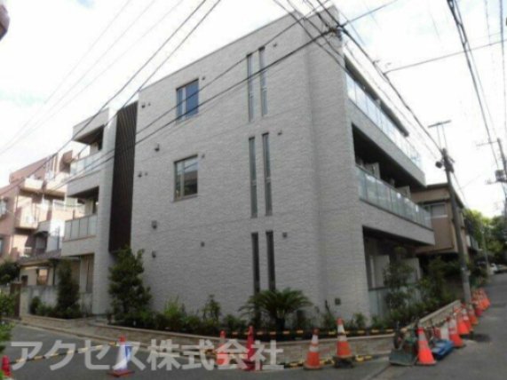 建物外観　重量鉄骨造の賃貸マンションです
