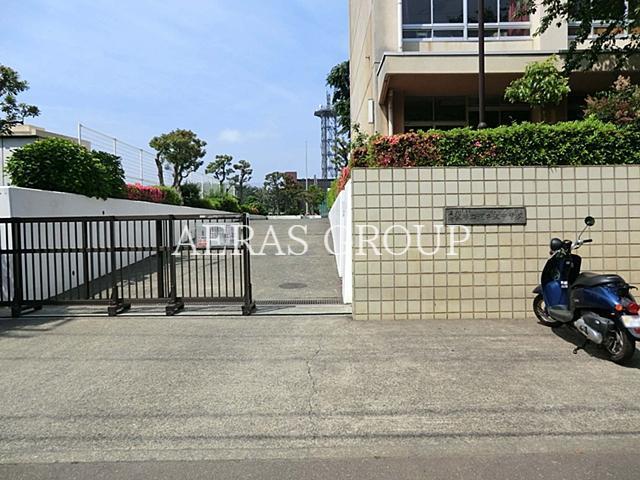 中学校　藤沢市立滝の沢中学校（中学校）まで461m