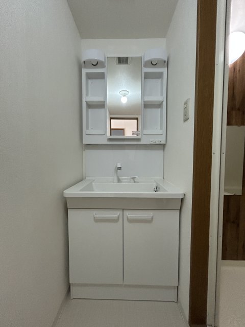 洗面設備　※写真は３０３号室です