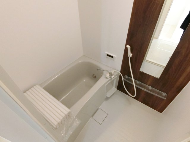 バス・シャワールーム　別号室の参考写真です。