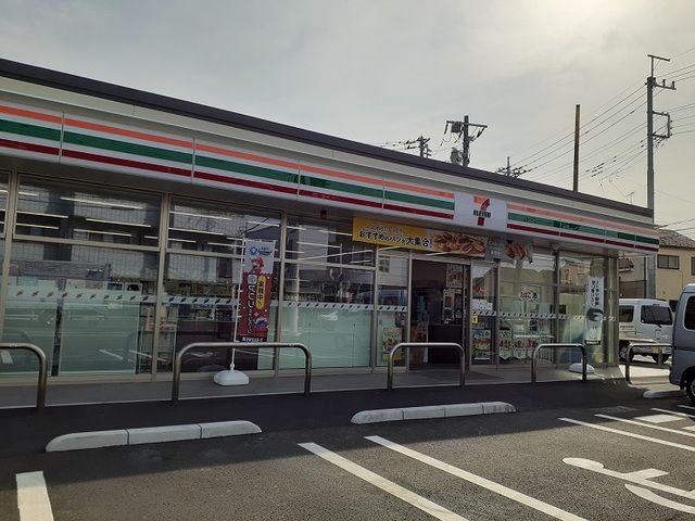 コンビニ　セブンイレブン草加八幡町店（コンビニ）まで150m