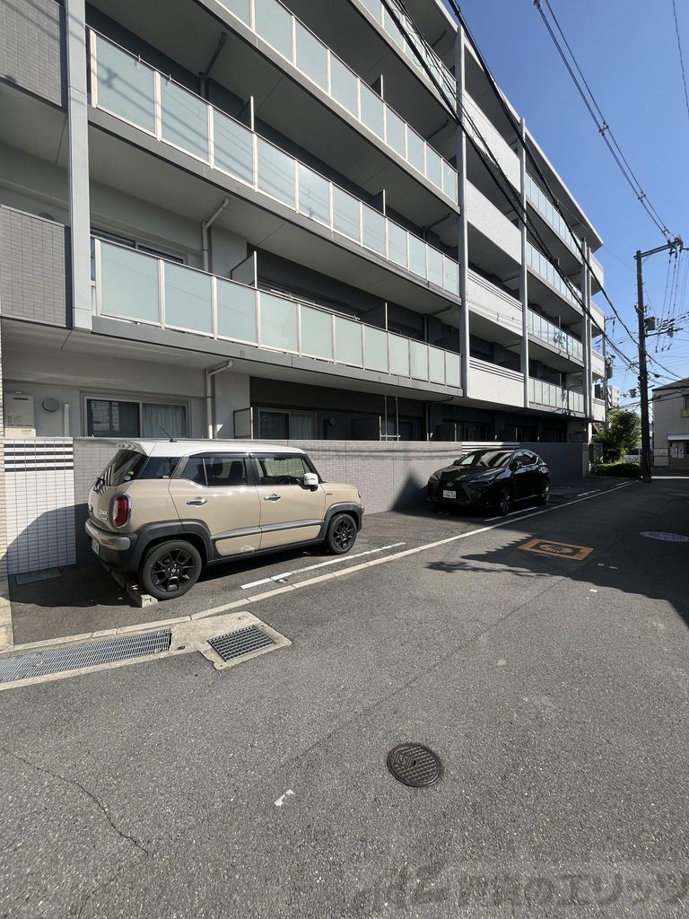 駐車場　駐車場