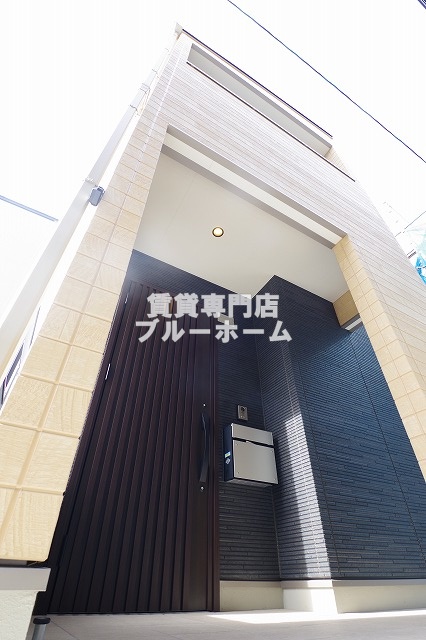 建物外観　2階建ての戸建です！