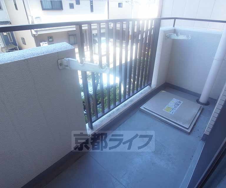 バルコニー　綺麗なフローリングです。
