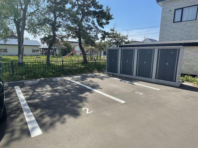 駐車場　駐車場