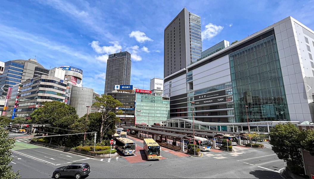 ショッピングセンター　横浜駅（ショッピングセンター）まで440m