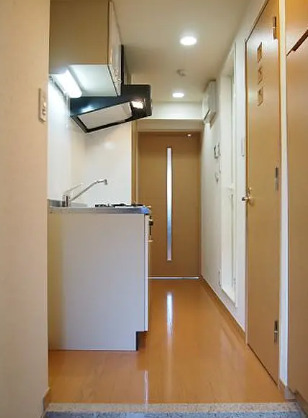 玄関　別部屋の画像を使用しております。