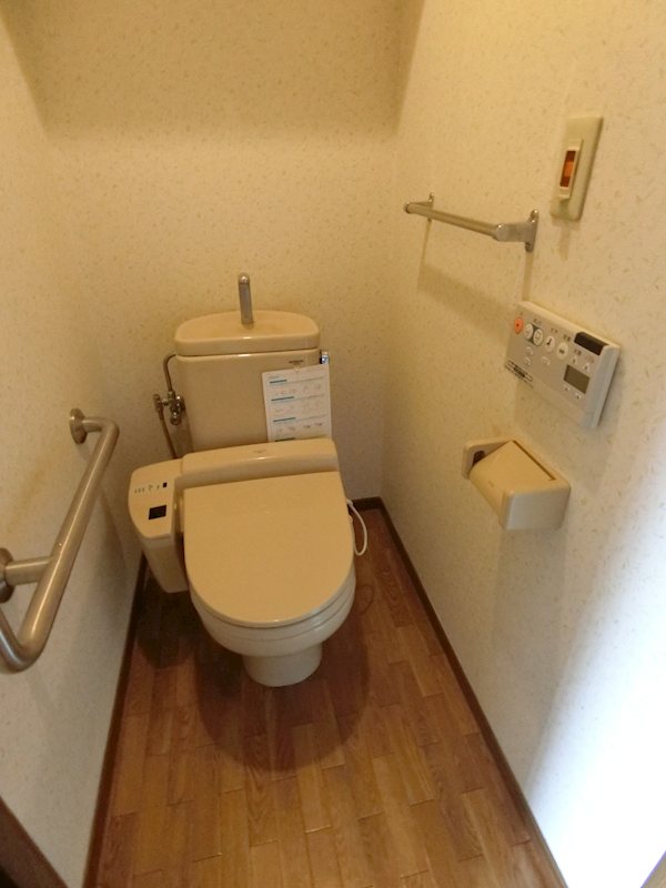 トイレ　参考写真