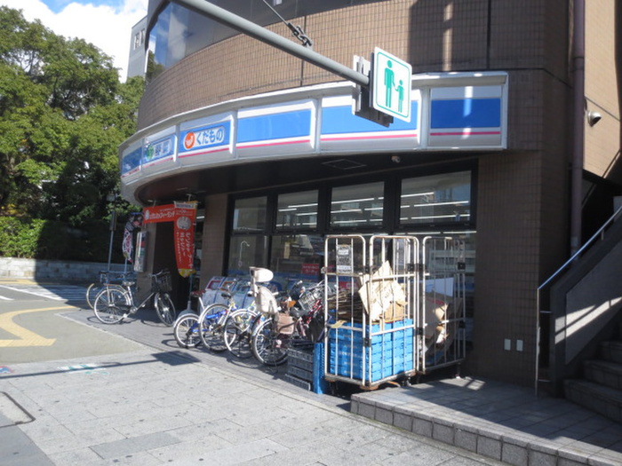 コンビニ　ローソン桜山店（コンビニ）まで220m