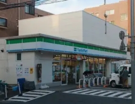 コンビニ　ファミリーマート世田谷二丁目店（コンビニ）まで254m