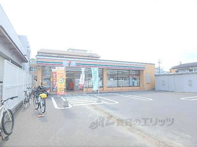 コンビニ　セブンイレブン深草西浦５丁目店（コンビニ）まで400m