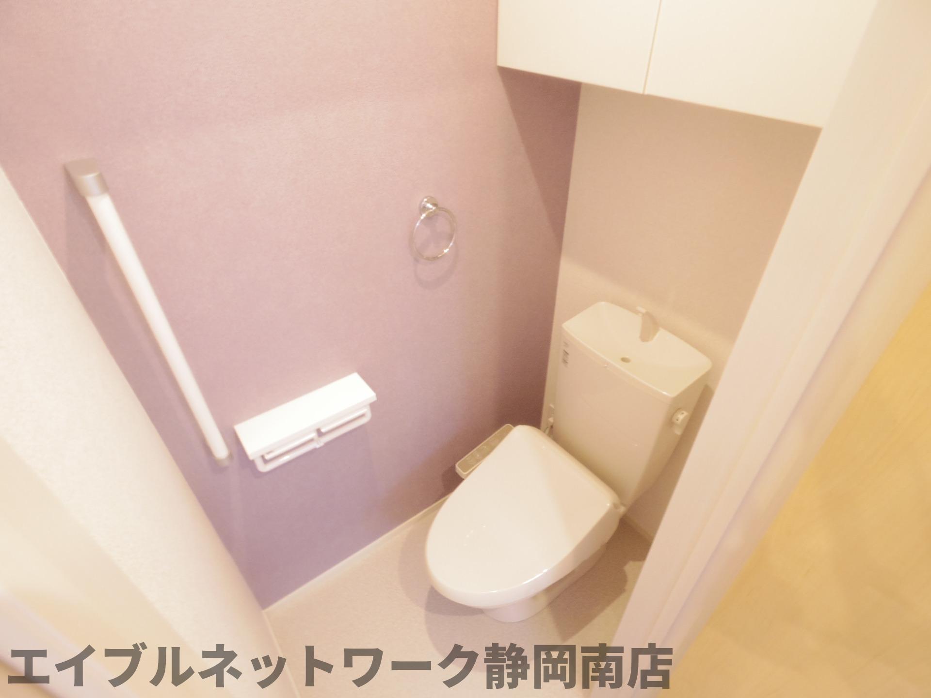 トイレ　落ち着いたトイレです
