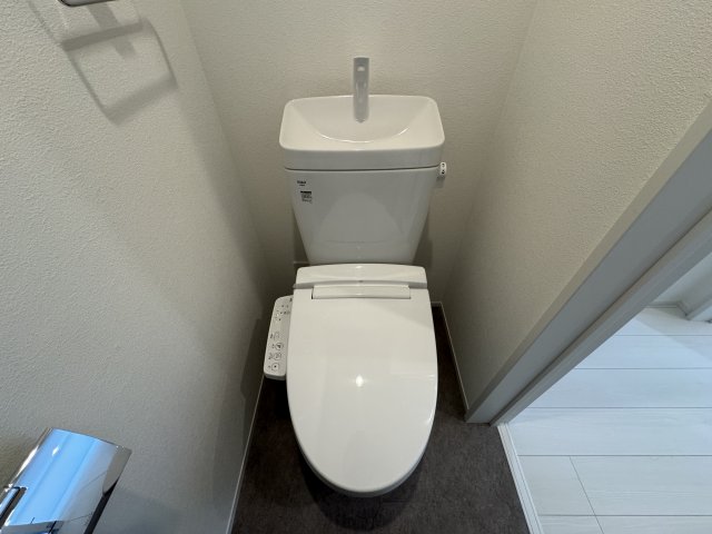 トイレ　同マンションの同間取り201号室画像
