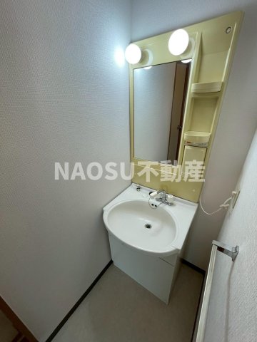 洗面設備　独立洗面化粧台付き