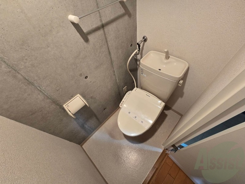 トイレ　ウォシュレット機能がついたトイレ。安心して使用できますね。