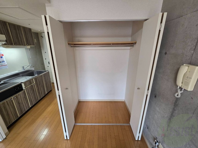 収納　クローゼットは奥行きもあり、荷物が多い方でも安心です。