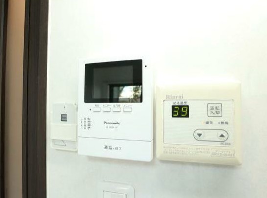 セキュリティ　モニター付きインターホン