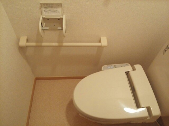 トイレ　落ち着いたトイレです